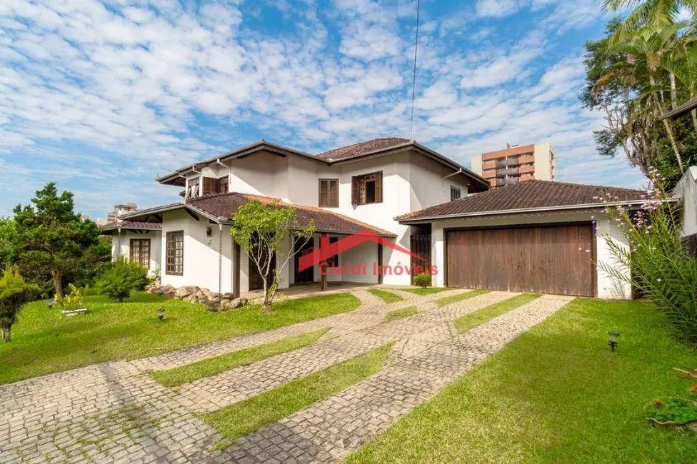 Foto 1 de Casa com 5 quartos à venda, 1178m2 em Glória, Joinville - SC