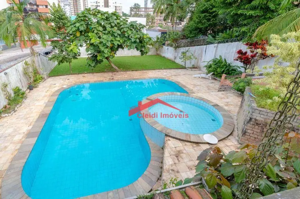 Foto 2 de Casa com 5 quartos à venda, 1178m2 em Glória, Joinville - SC