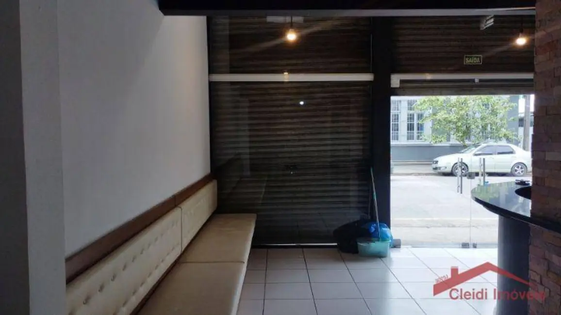 Foto 6 de Loja para alugar, 135m2 em Bucarein, Joinville - SC