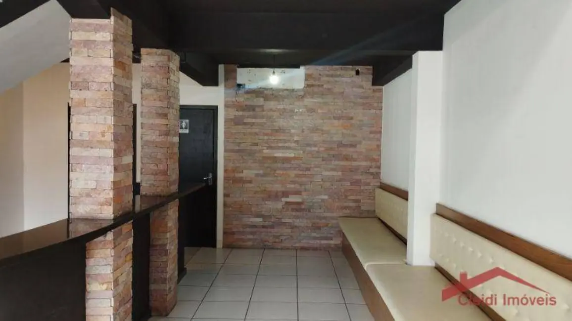 Foto 3 de Loja para alugar, 135m2 em Bucarein, Joinville - SC