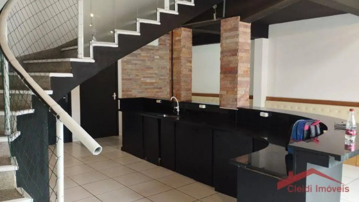 Foto 4 de Loja para alugar, 135m2 em Bucarein, Joinville - SC