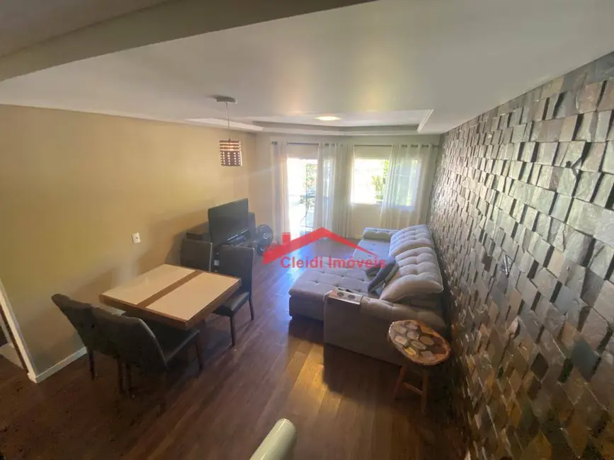 Sobrado com 3 quartos à venda, 149m2 em Floresta, Joinville - SC - imagem 7 Foto 7 de Sobrado com 3 quartos à venda, 149m2 em Floresta, Joinville - SC