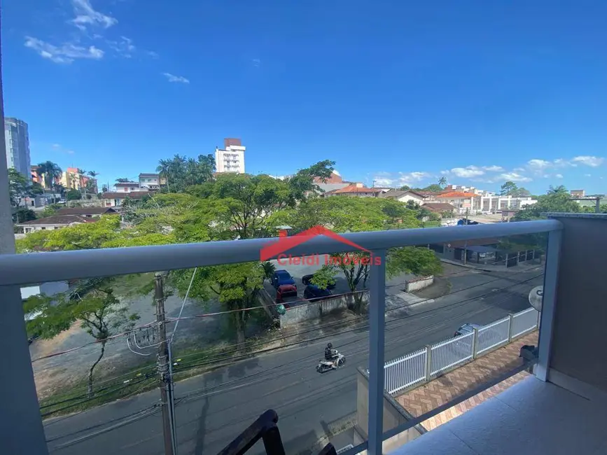 Sobrado com 3 quartos à venda, 149m2 em Floresta, Joinville - SC - imagem 4 Foto 4 de Sobrado com 3 quartos à venda, 149m2 em Floresta, Joinville - SC