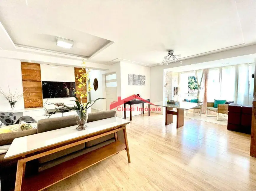 Foto 1 de Apartamento com 3 quartos à venda, 173m2 em Atiradores, Joinville - SC