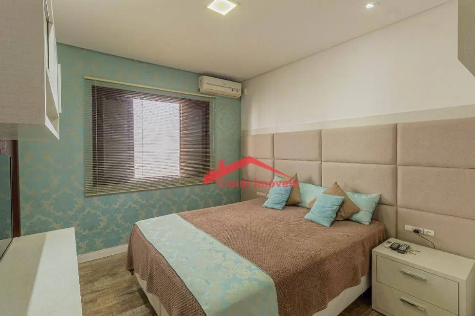 Foto 2 de Casa com 3 quartos à venda, 453m2 em Costa e Silva, Joinville - SC