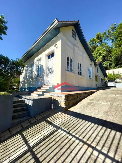 Casa com 3 quartos à venda, 655m2 em América, Joinville - SC - imagem 7 Foto 7 de Casa com 3 quartos à venda, 655m2 em América, Joinville - SC