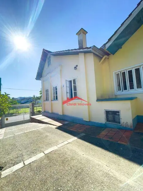Casa com 3 quartos à venda, 655m2 em América, Joinville - SC - imagem 5 Foto 5 de Casa com 3 quartos à venda, 655m2 em América, Joinville - SC