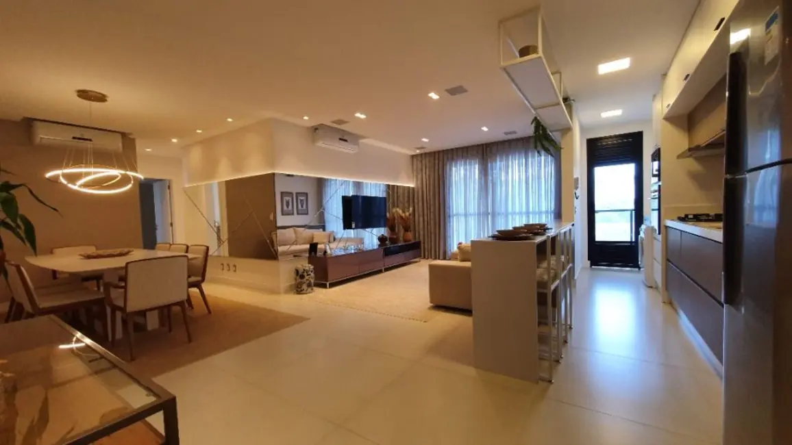 Foto 1 de Apartamento com 3 quartos à venda, 212m2 em Atiradores, Joinville - SC