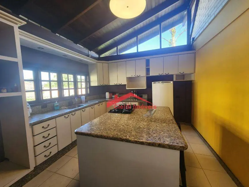 Foto 9 de Casa com 3 quartos para alugar, 964m2 em Floresta, Joinville - SC