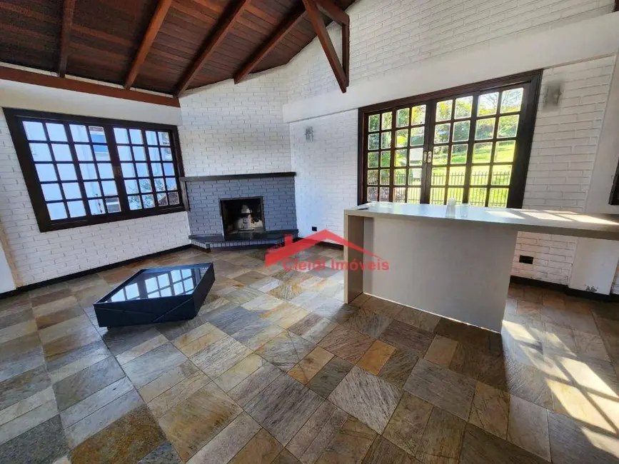 Foto 4 de Casa com 3 quartos para alugar, 964m2 em Floresta, Joinville - SC