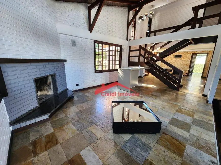 Foto 2 de Casa com 3 quartos para alugar, 964m2 em Floresta, Joinville - SC