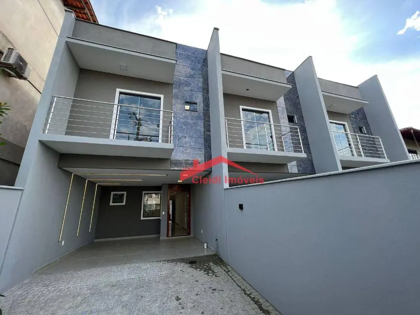 Foto 2 de Sobrado com 3 quartos à venda, 150m2 em Floresta, Joinville - SC