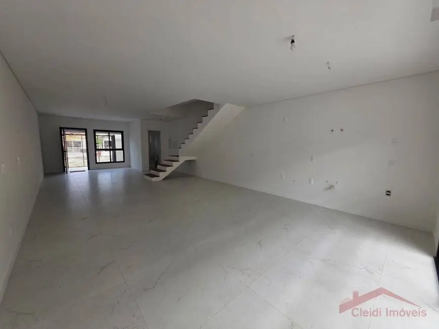 Foto 5 de Sobrado com 3 quartos à venda, 150m2 em Anita Garibaldi, Joinville - SC