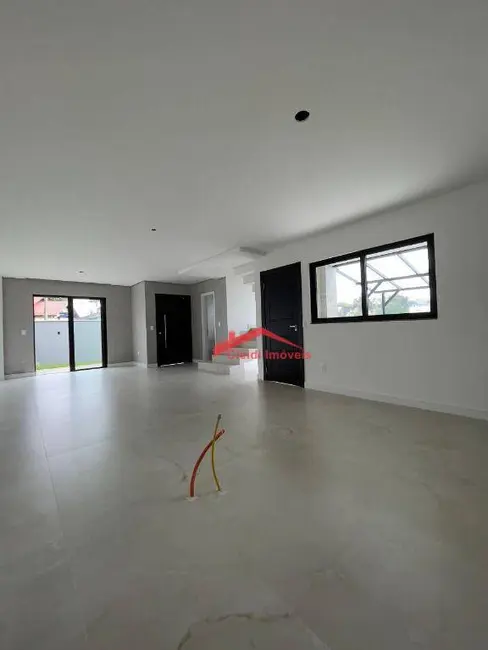 Sobrado com 3 quartos à venda, 151m2 em Bom Retiro, Joinville - SC - imagem 6 Foto 6 de Sobrado com 3 quartos à venda, 151m2 em Bom Retiro, Joinville - SC