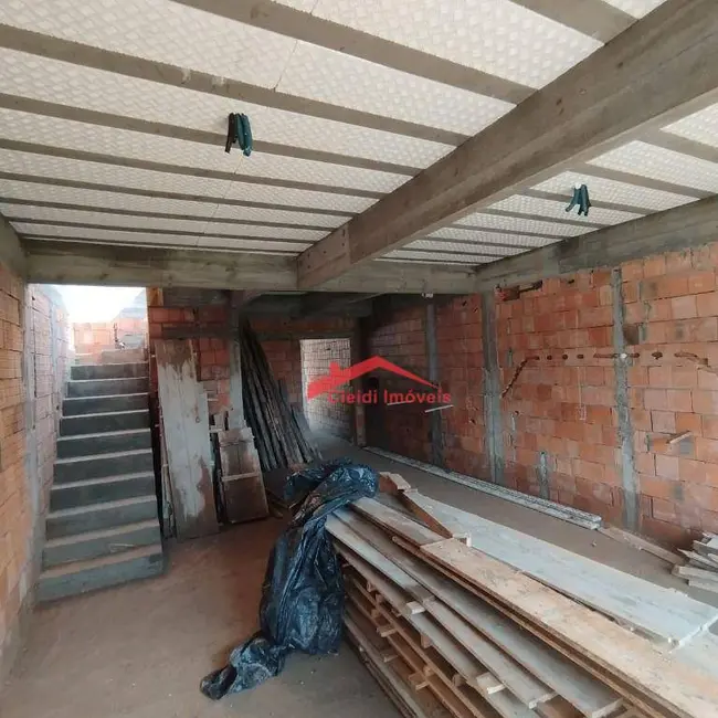 Sobrado com 3 quartos à venda, 149m2 em São Marcos, Joinville - SC - imagem 5 Foto 5 de Sobrado com 3 quartos à venda, 149m2 em São Marcos, Joinville - SC