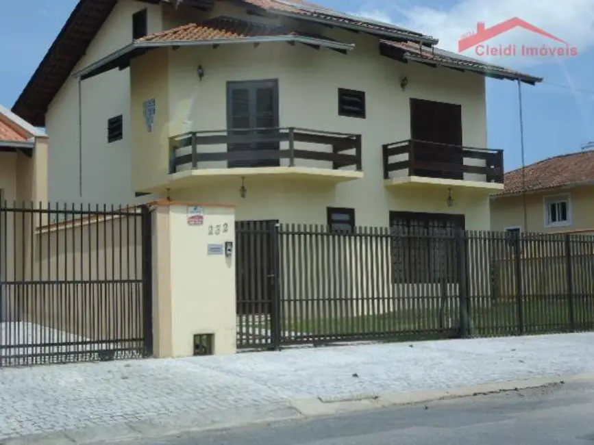 Foto 2 de Casa com 2 quartos à venda, 670m2 em América, Joinville - SC