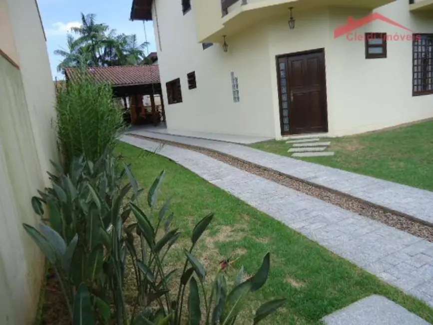 Casa com 2 quartos à venda, 670m2 em América, Joinville - SC - imagem 9 Foto 9 de Casa com 2 quartos à venda, 670m2 em América, Joinville - SC