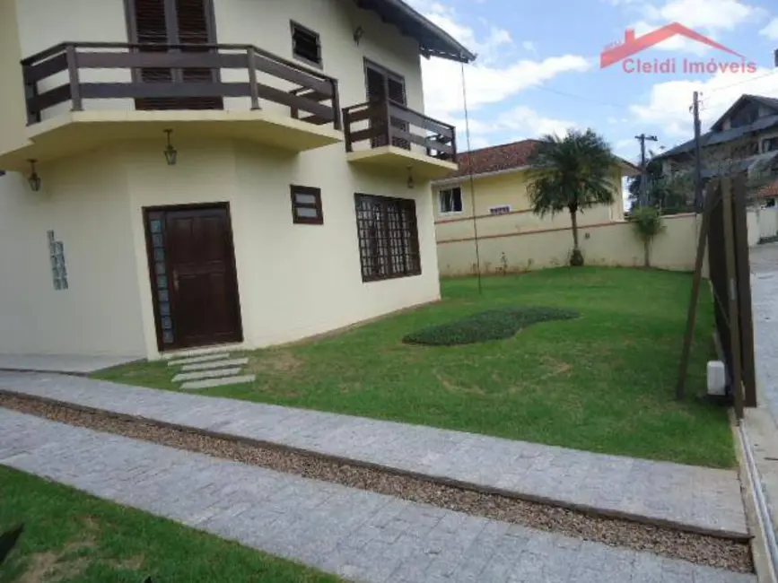 Casa com 2 quartos à venda, 670m2 em América, Joinville - SC - imagem 8 Foto 8 de Casa com 2 quartos à venda, 670m2 em América, Joinville - SC