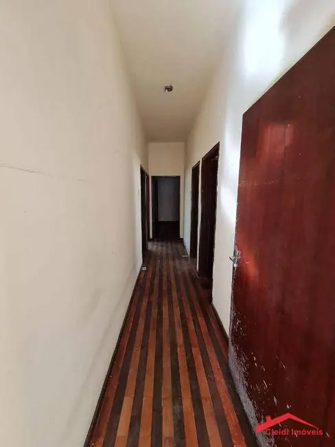 Casa com 3 quartos à venda, 800m2 em América, Joinville - SC - imagem 9 Foto 9 de Casa com 3 quartos à venda, 800m2 em América, Joinville - SC