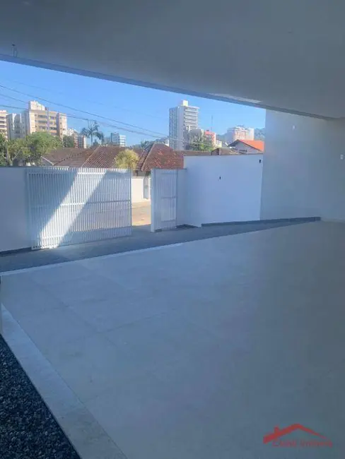 Foto 6 de Casa com 4 quartos à venda, 254m2 em Glória, Joinville - SC
