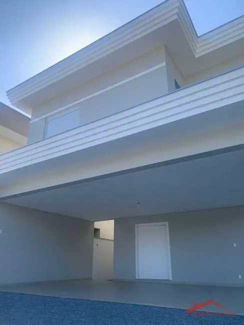 Foto 3 de Casa com 4 quartos à venda, 254m2 em Glória, Joinville - SC