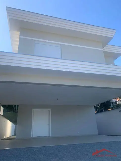 Foto 2 de Casa com 4 quartos à venda, 254m2 em Glória, Joinville - SC