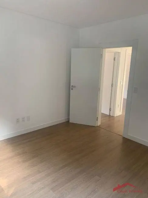 Foto 9 de Casa com 4 quartos à venda, 254m2 em Glória, Joinville - SC