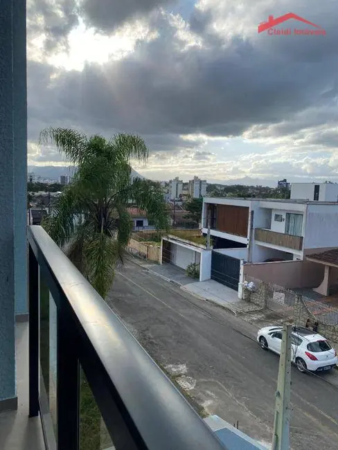 Sobrado com 3 quartos à venda, 206m2 em Saguaçu, Joinville - SC - imagem 7 Foto 7 de Sobrado com 3 quartos à venda, 206m2 em Saguaçu, Joinville - SC