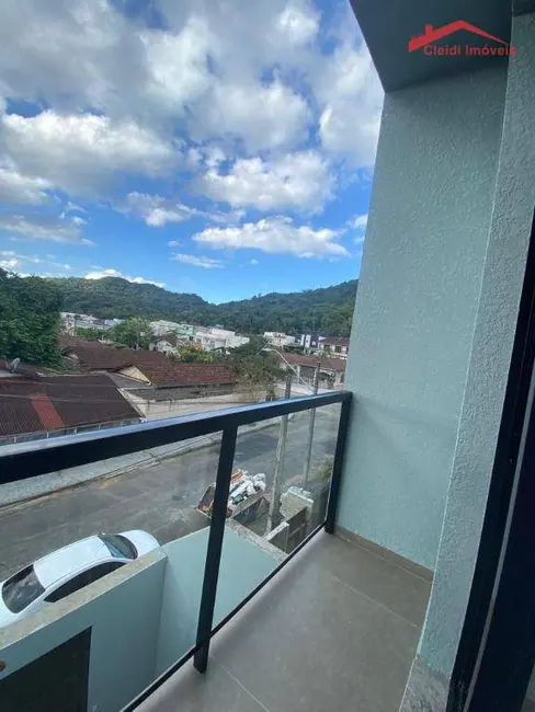 Sobrado com 3 quartos à venda, 206m2 em Saguaçu, Joinville - SC - imagem 8 Foto 8 de Sobrado com 3 quartos à venda, 206m2 em Saguaçu, Joinville - SC