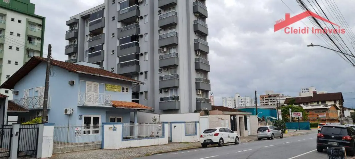 Sobrado à venda, 480m2 em Saguaçu, Joinville - SC - imagem 7 Foto 7 de Sobrado à venda, 480m2 em Saguaçu, Joinville - SC