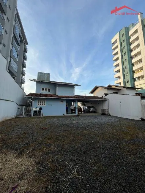 Sobrado à venda, 480m2 em Saguaçu, Joinville - SC - imagem 9 Foto 9 de Sobrado à venda, 480m2 em Saguaçu, Joinville - SC