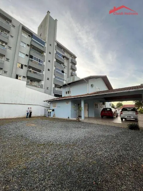 Sobrado à venda, 480m2 em Saguaçu, Joinville - SC - imagem 8 Foto 8 de Sobrado à venda, 480m2 em Saguaçu, Joinville - SC