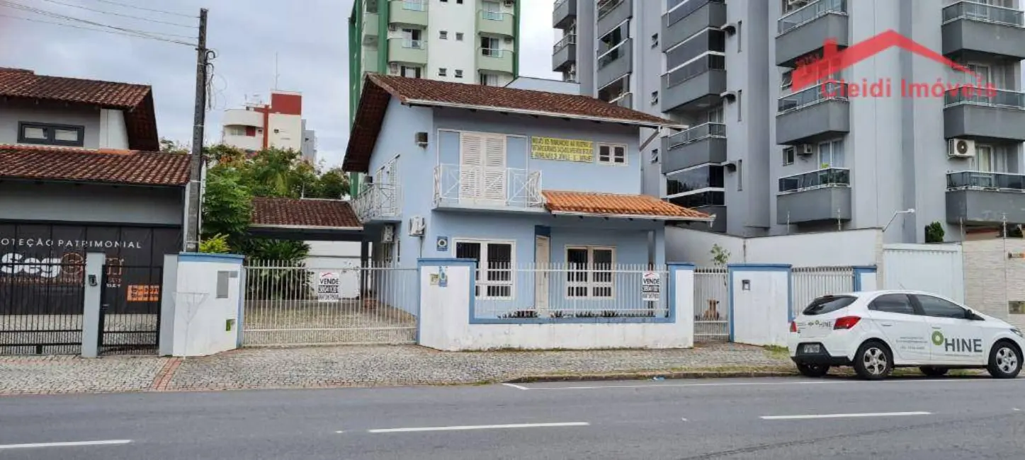 Sobrado à venda, 480m2 em Saguaçu, Joinville - SC - imagem 6 Foto 6 de Sobrado à venda, 480m2 em Saguaçu, Joinville - SC