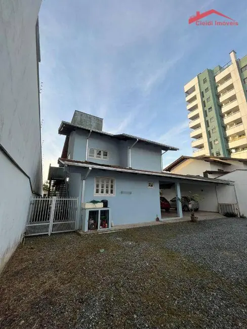 Sobrado à venda, 480m2 em Saguaçu, Joinville - SC - imagem 3 Foto 3 de Sobrado à venda, 480m2 em Saguaçu, Joinville - SC