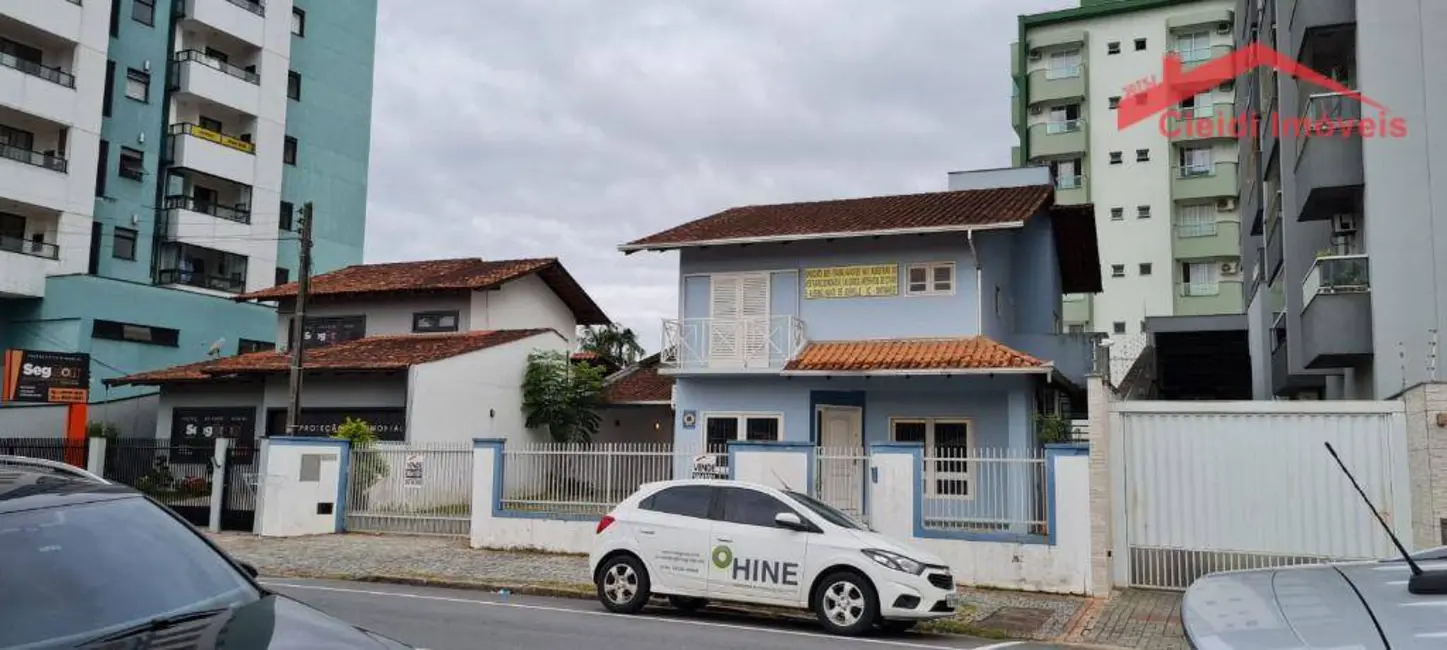 Sobrado à venda, 480m2 em Saguaçu, Joinville - SC - imagem 5 Foto 5 de Sobrado à venda, 480m2 em Saguaçu, Joinville - SC