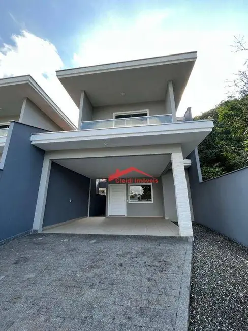 Foto 1 de Sobrado com 3 quartos à venda, 174m2 em América, Joinville - SC