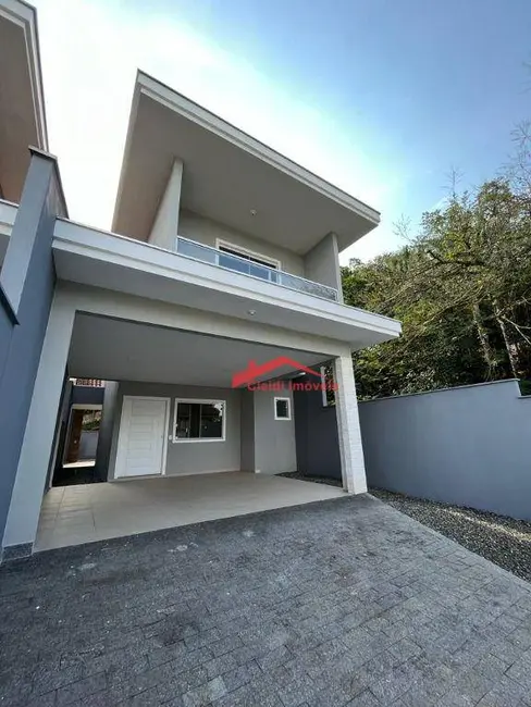 Foto 2 de Sobrado com 3 quartos à venda, 174m2 em América, Joinville - SC