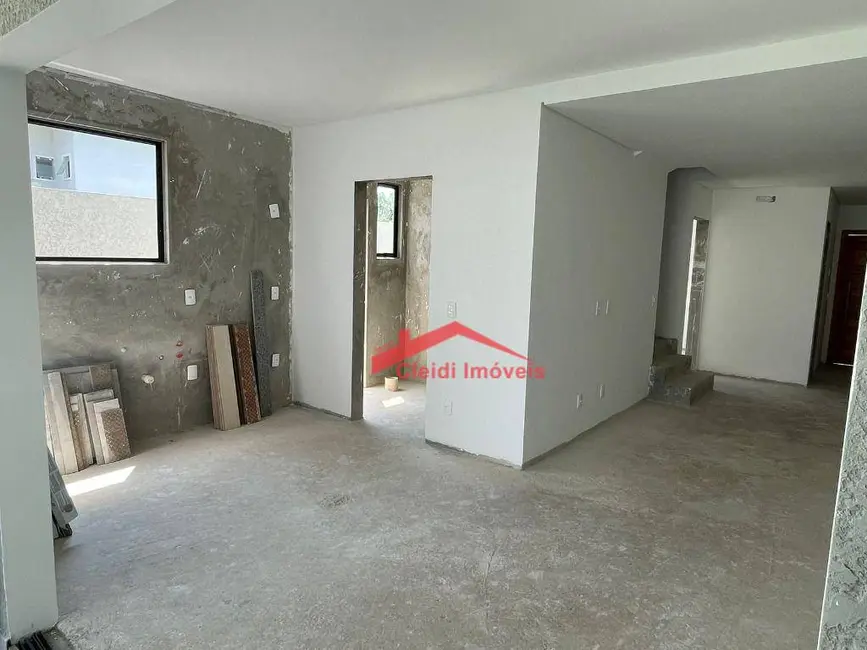 Casa de Condomínio com 3 quartos à venda, 210m2 em Santo Antônio, Joinville - SC - imagem 4 Foto 4 de Casa de Condomínio com 3 quartos à venda, 210m2 em Santo Antônio, Joinville - SC