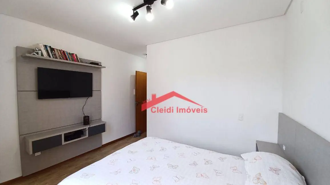 Sobrado com 3 quartos à venda, 83m2 em Saguaçu, Joinville - SC - imagem 8 Foto 8 de Sobrado com 3 quartos à venda, 83m2 em Saguaçu, Joinville - SC