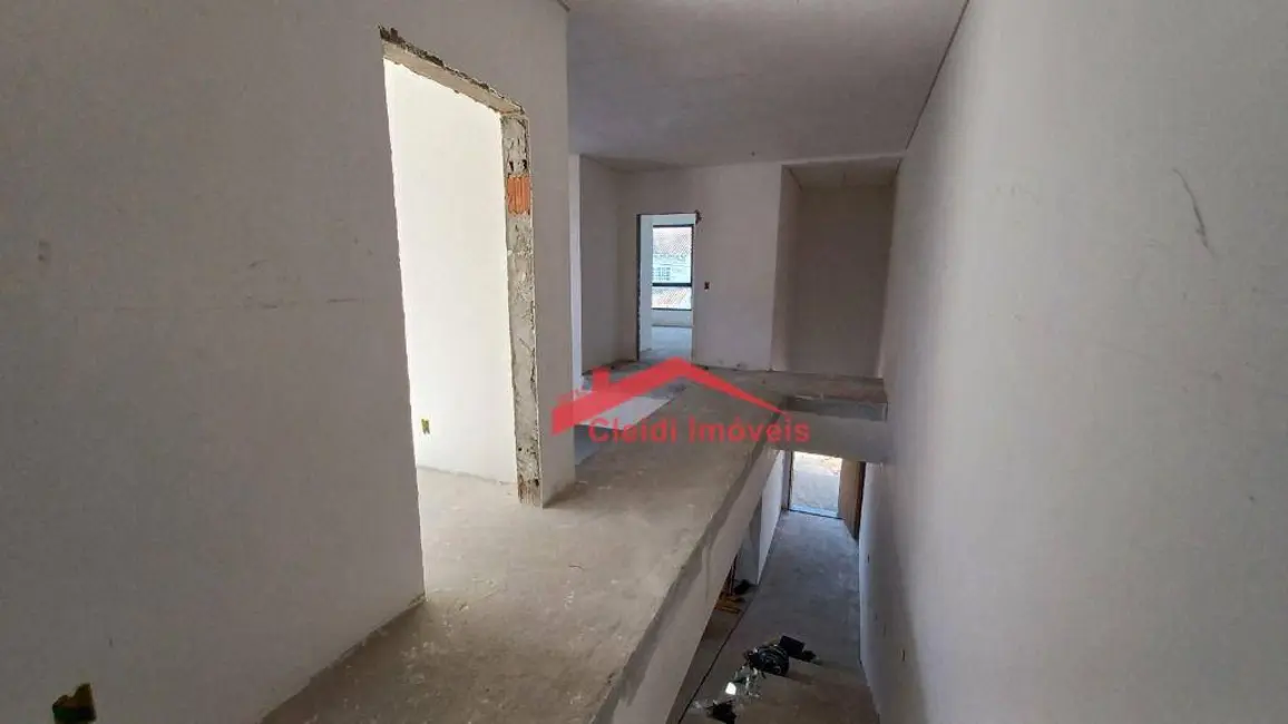 Sobrado com 3 quartos à venda, 221m2 em Iririú, Joinville - SC - imagem 9 Foto 9 de Sobrado com 3 quartos à venda, 221m2 em Iririú, Joinville - SC