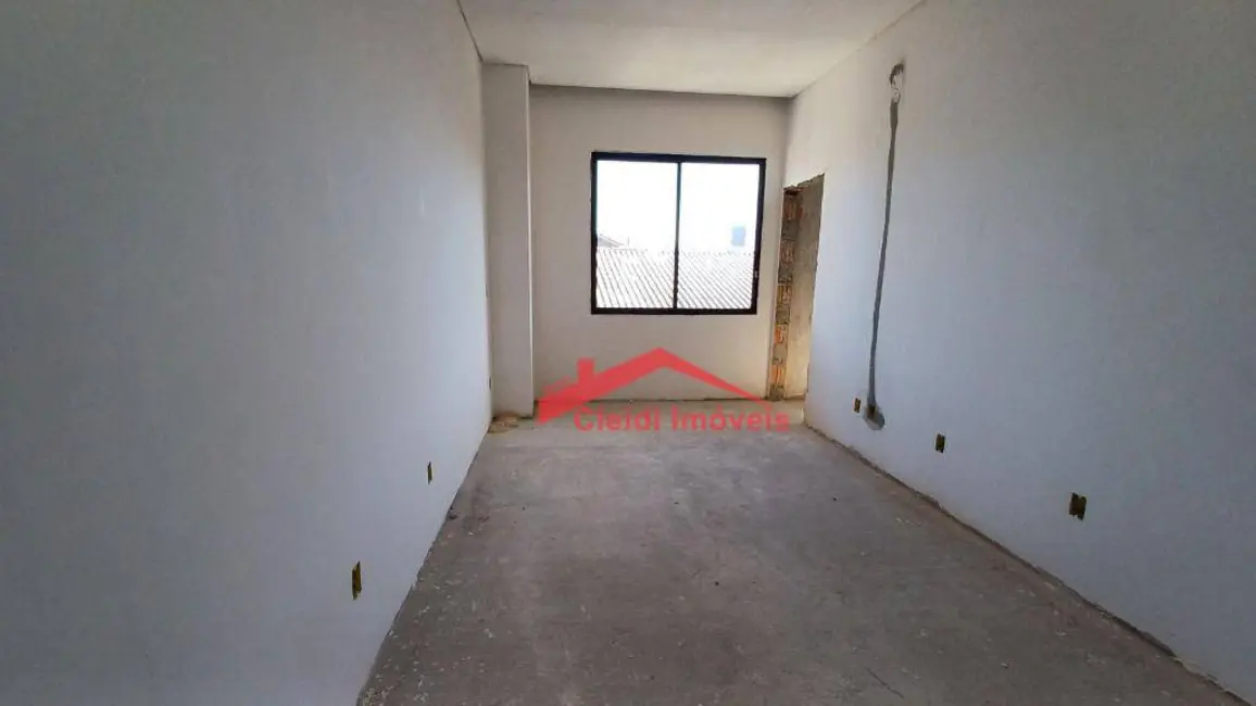 Sobrado com 3 quartos à venda, 221m2 em Iririú, Joinville - SC - imagem 7 Foto 7 de Sobrado com 3 quartos à venda, 221m2 em Iririú, Joinville - SC