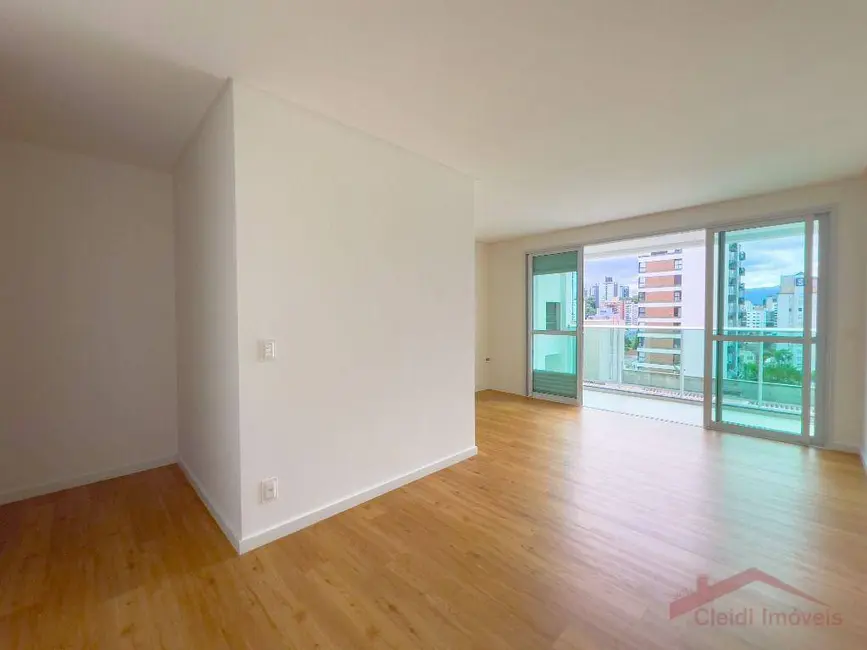 Foto 2 de Apartamento com 2 quartos à venda, 92m2 em Centro, Joinville - SC