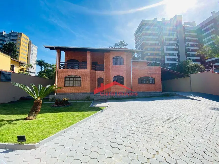 Foto 1 de Sobrado com 5 quartos à venda, 605m2 em Anita Garibaldi, Joinville - SC