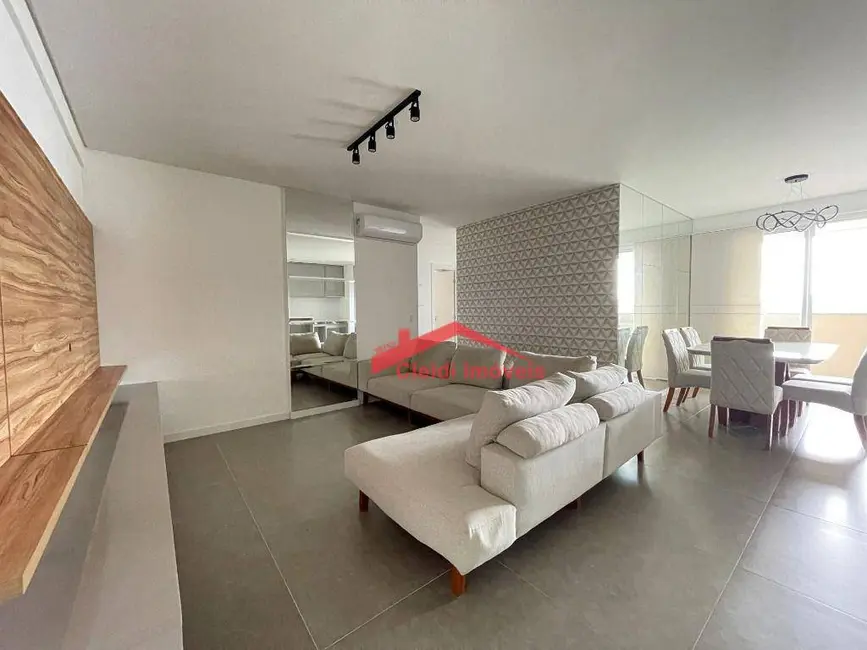 Foto 2 de Apartamento com 3 quartos à venda, 142m2 em Anita Garibaldi, Joinville - SC
