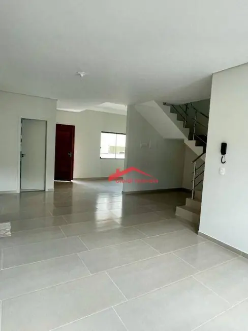 Foto 2 de Sobrado com 3 quartos à venda, 120m2 em Bom Retiro, Joinville - SC