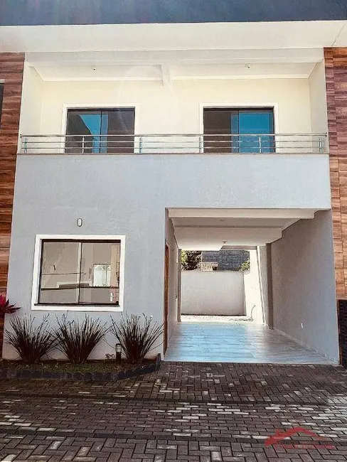 Sobrado com 3 quartos à venda, 119m2 em Bom Retiro, Joinville - SC - imagem 1 Foto 1 de Sobrado com 3 quartos à venda, 119m2 em Bom Retiro, Joinville - SC