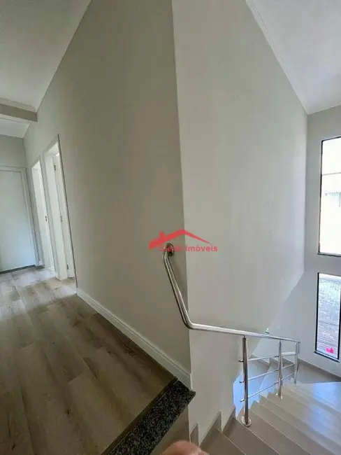 Sobrado com 3 quartos à venda, 119m2 em Bom Retiro, Joinville - SC - imagem 3 Foto 3 de Sobrado com 3 quartos à venda, 119m2 em Bom Retiro, Joinville - SC