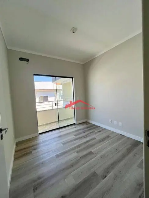 Sobrado com 3 quartos à venda, 119m2 em Bom Retiro, Joinville - SC - imagem 9 Foto 9 de Sobrado com 3 quartos à venda, 119m2 em Bom Retiro, Joinville - SC