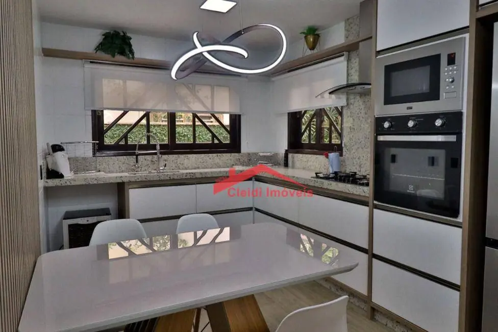 Foto 8 de Sobrado com 3 quartos à venda, 800m2 em Costa e Silva, Joinville - SC