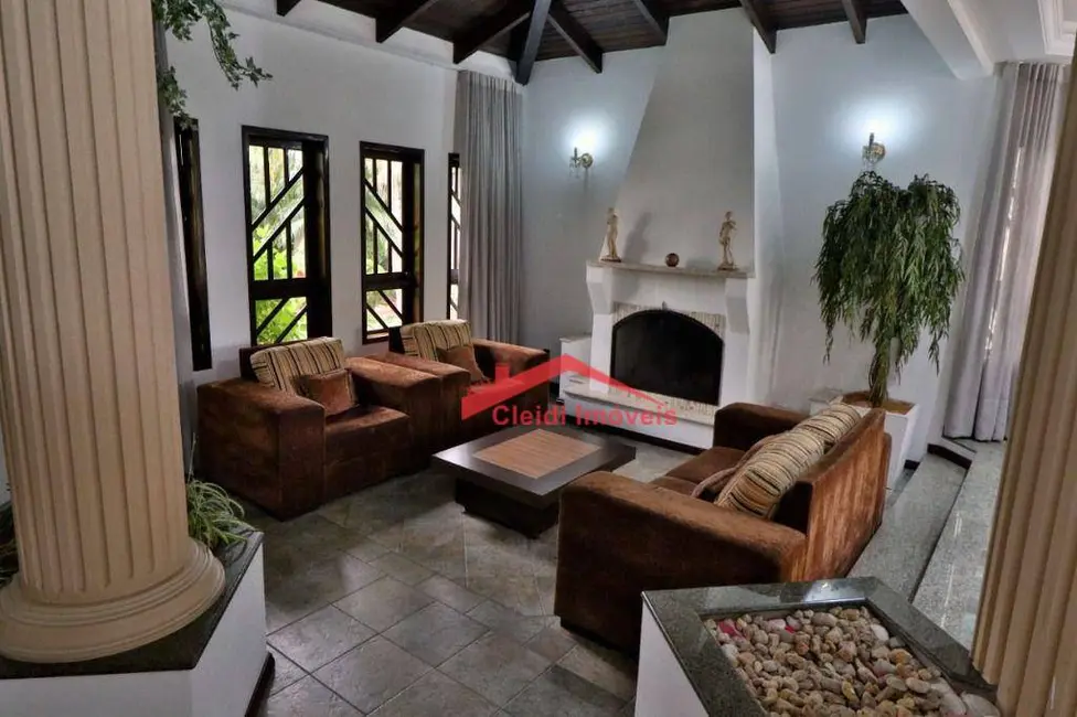 Foto 6 de Sobrado com 3 quartos à venda, 800m2 em Costa e Silva, Joinville - SC